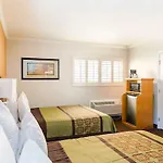 Anaheim Islander Inn And Suites Near Park And Convention Center 